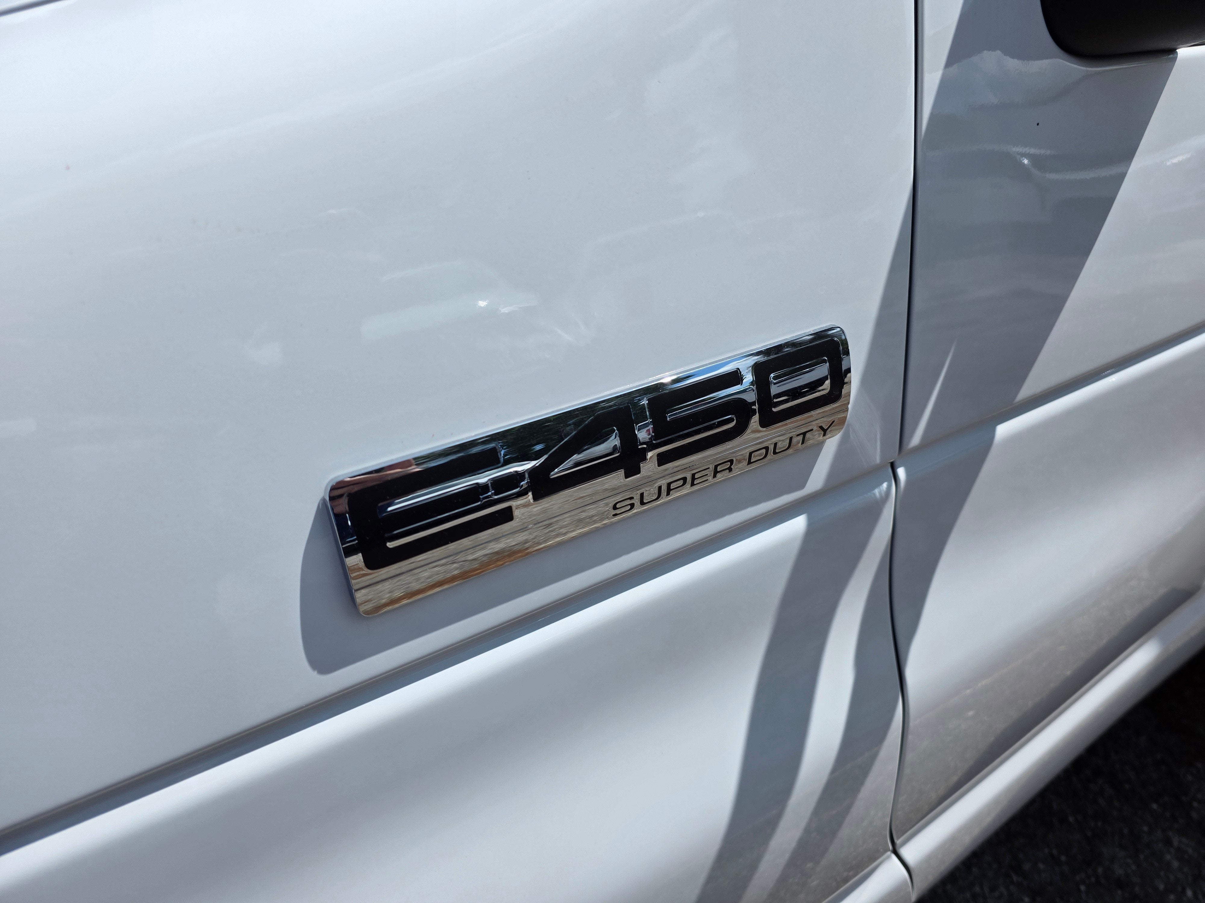 2027 Ford E-450 Standard