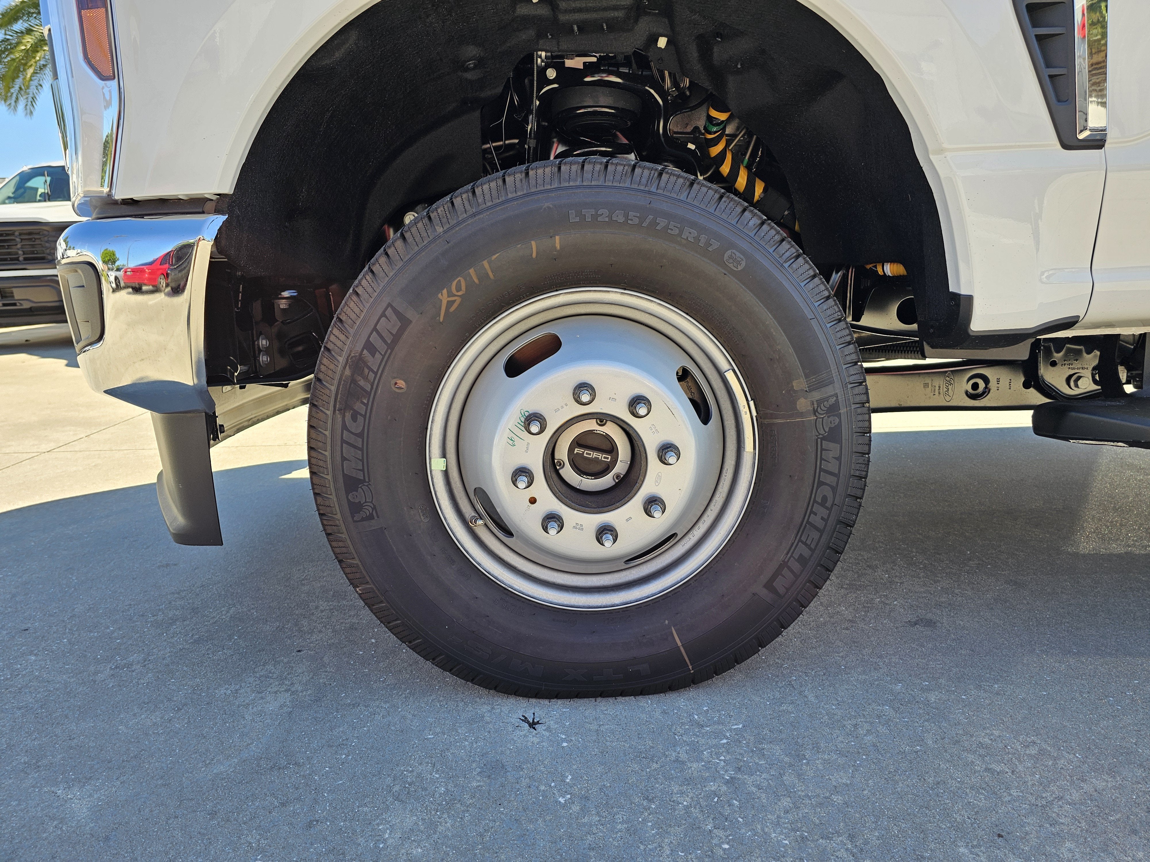 2027 Ford F-350 XLT