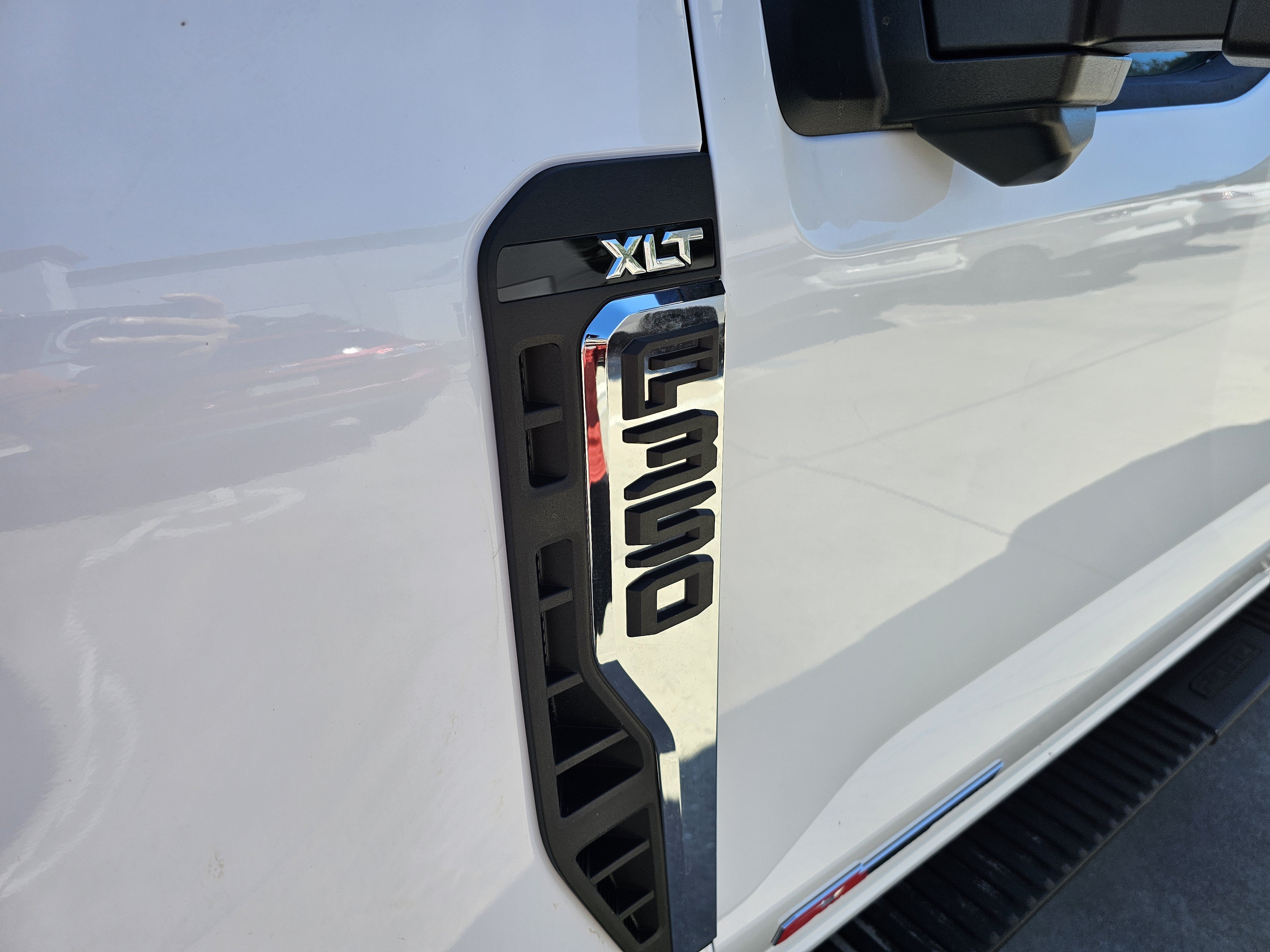 2027 Ford F-350 XLT