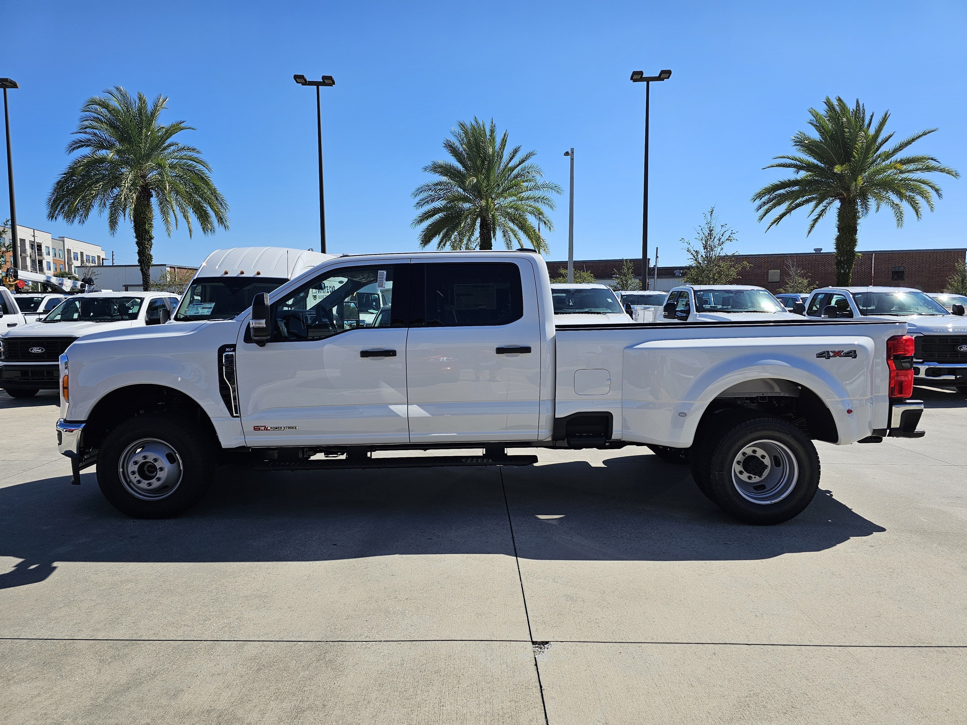 2027 Ford F-350 XLT