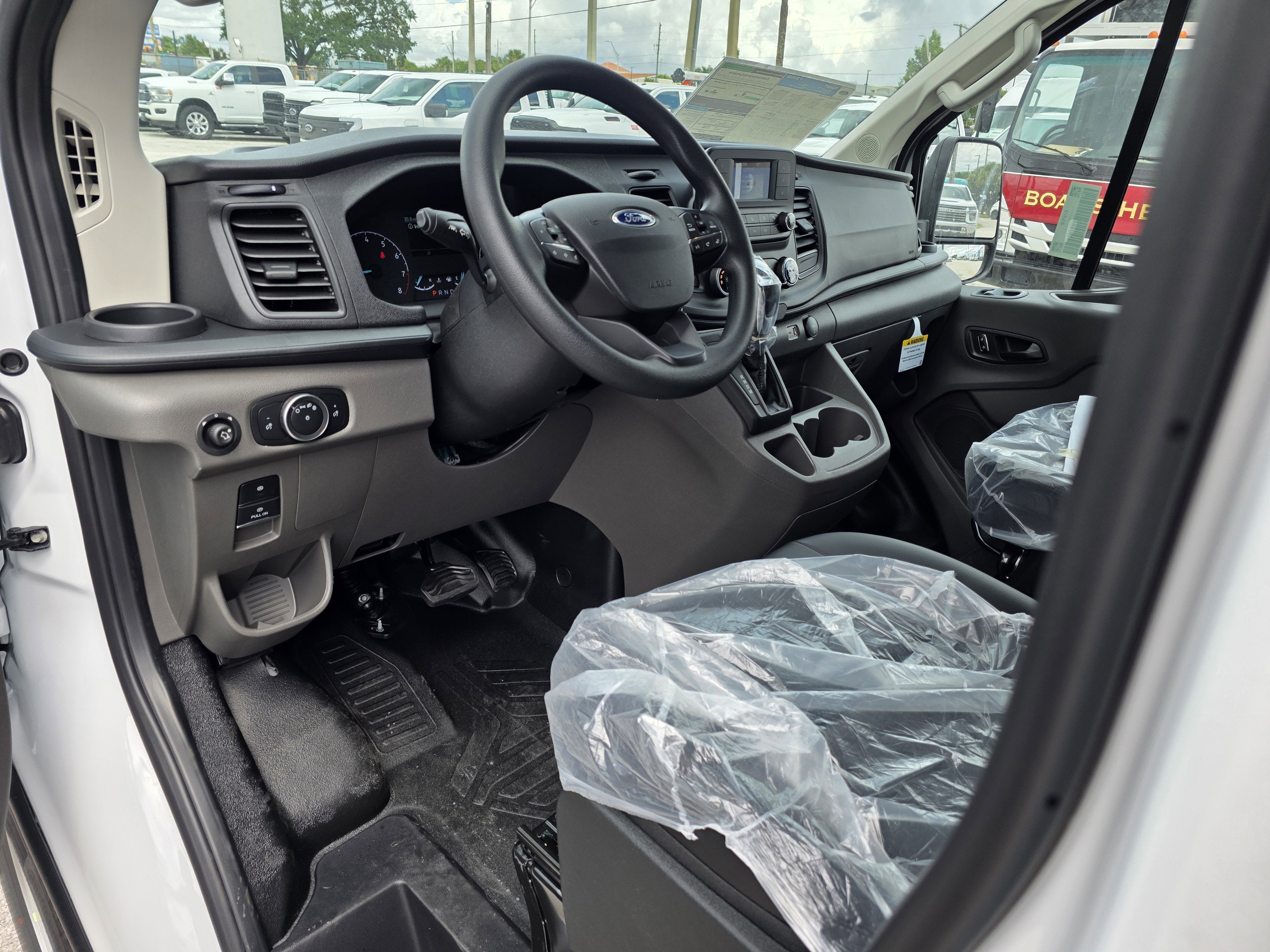 2025 Ford Transit-250 XL