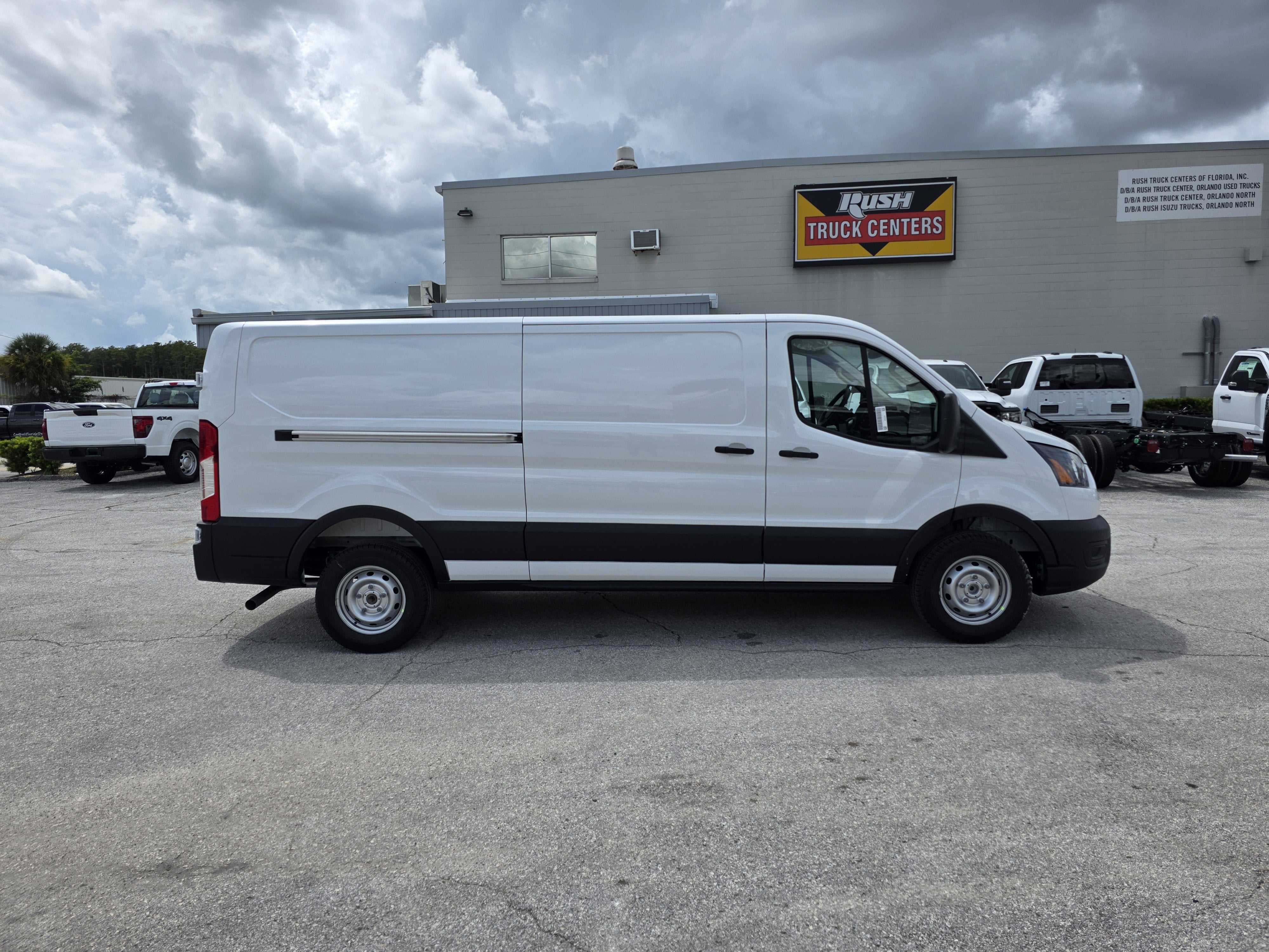 2025 Ford Transit-250 XL